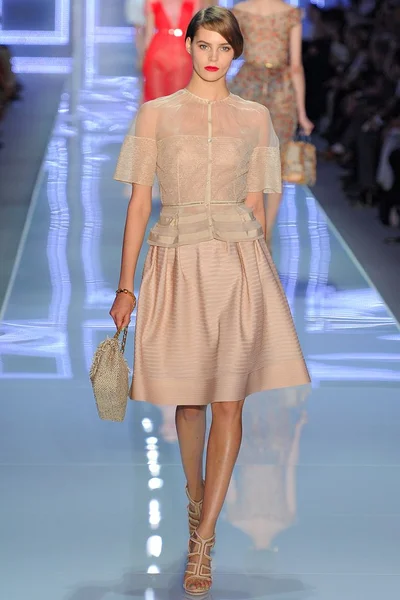 Look 27